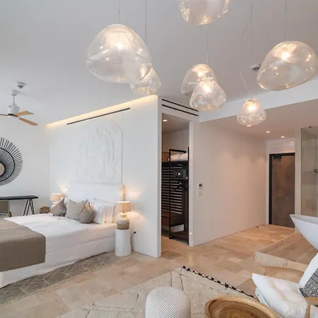 Chinka By Astor Garden - Adults Only Отель